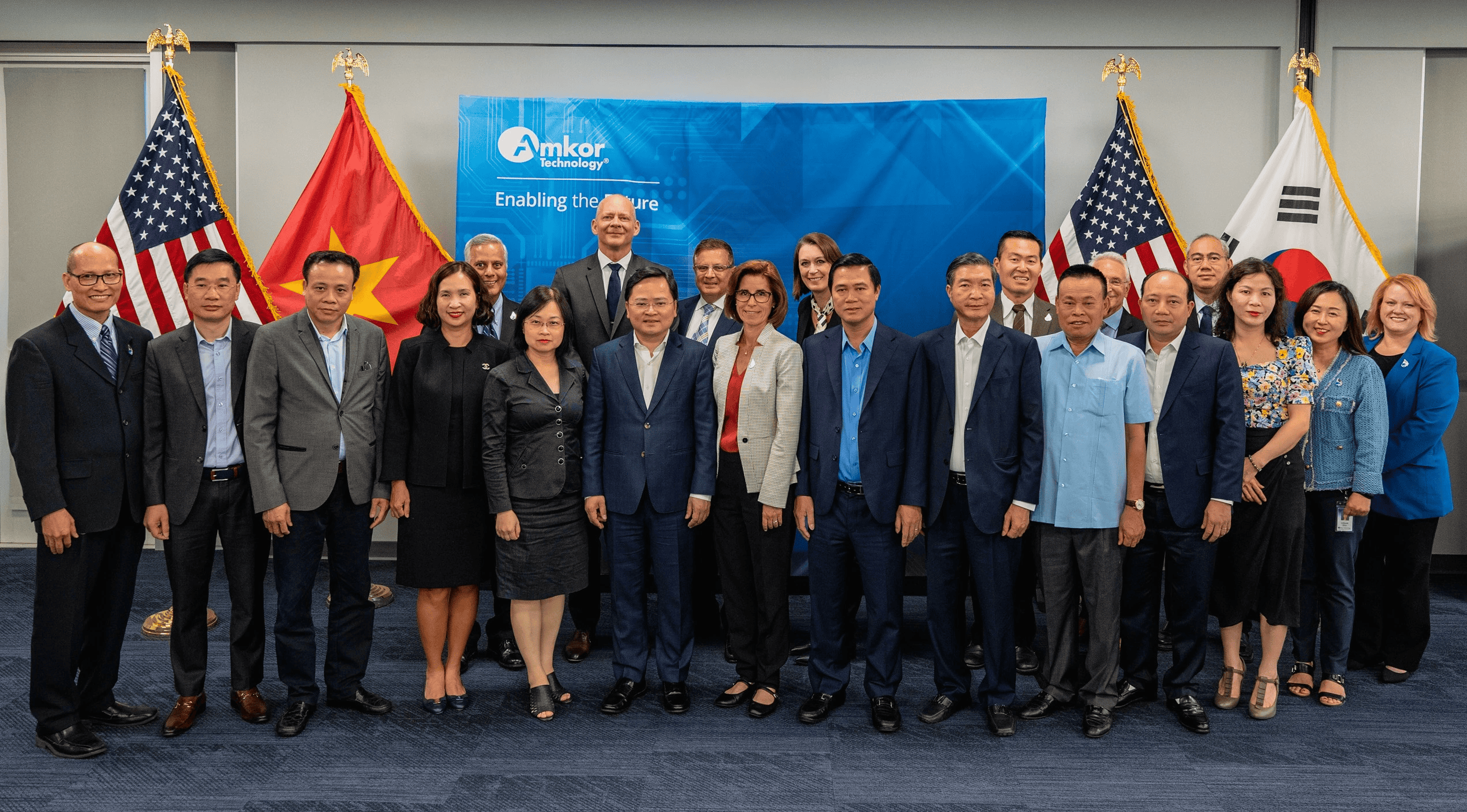 Vietnam Delegation and Amkor Executives Group Photo